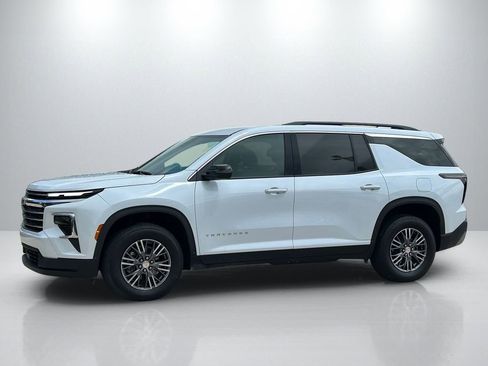 Used 2026 Chevrolet Traverse LT w/ LPO, Floor Liner Package FWD image 8