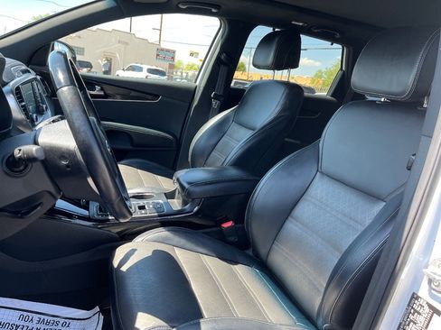 Used 2017 Kia Sorento SX image 27