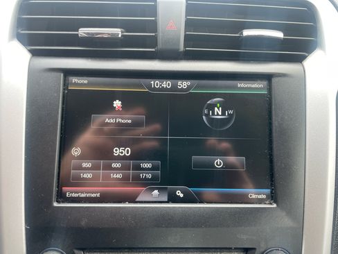 Used 2016 Ford Fusion SE image 17