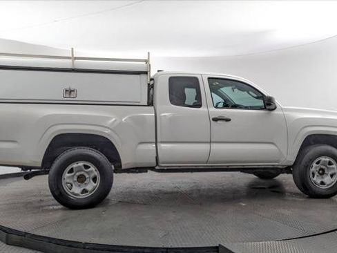 Used 2021 Toyota Tacoma SR RWD image 9