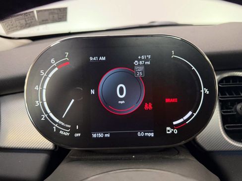 Used 2022 MINI Cooper 2-Door Hardtop w/ Premium Package image 60