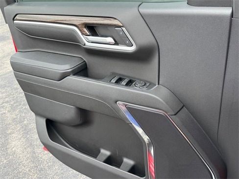 Used 2024 GMC Sierra 1500 Elevation image 16