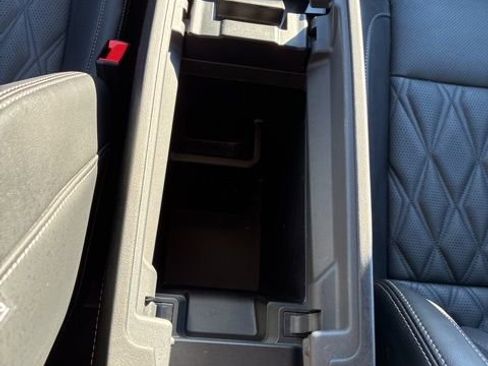 Used 2025 Nissan Rogue Platinum image 19