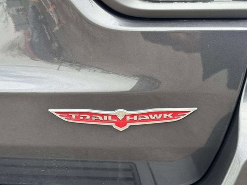 Used 2018 Jeep Grand Cherokee Trailhawk w/ Trailhawk Luxury Group image 40