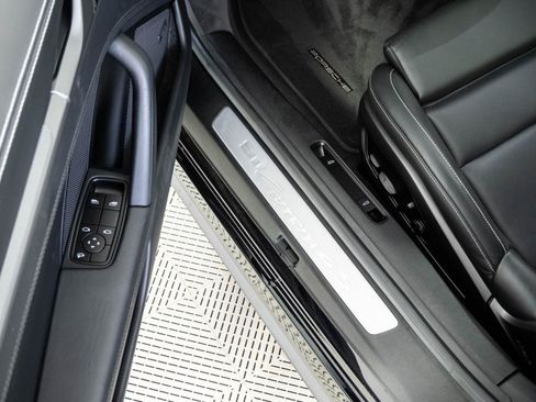 Certified 2024 Porsche 911 Carrera 4S AWD/4WD image 8