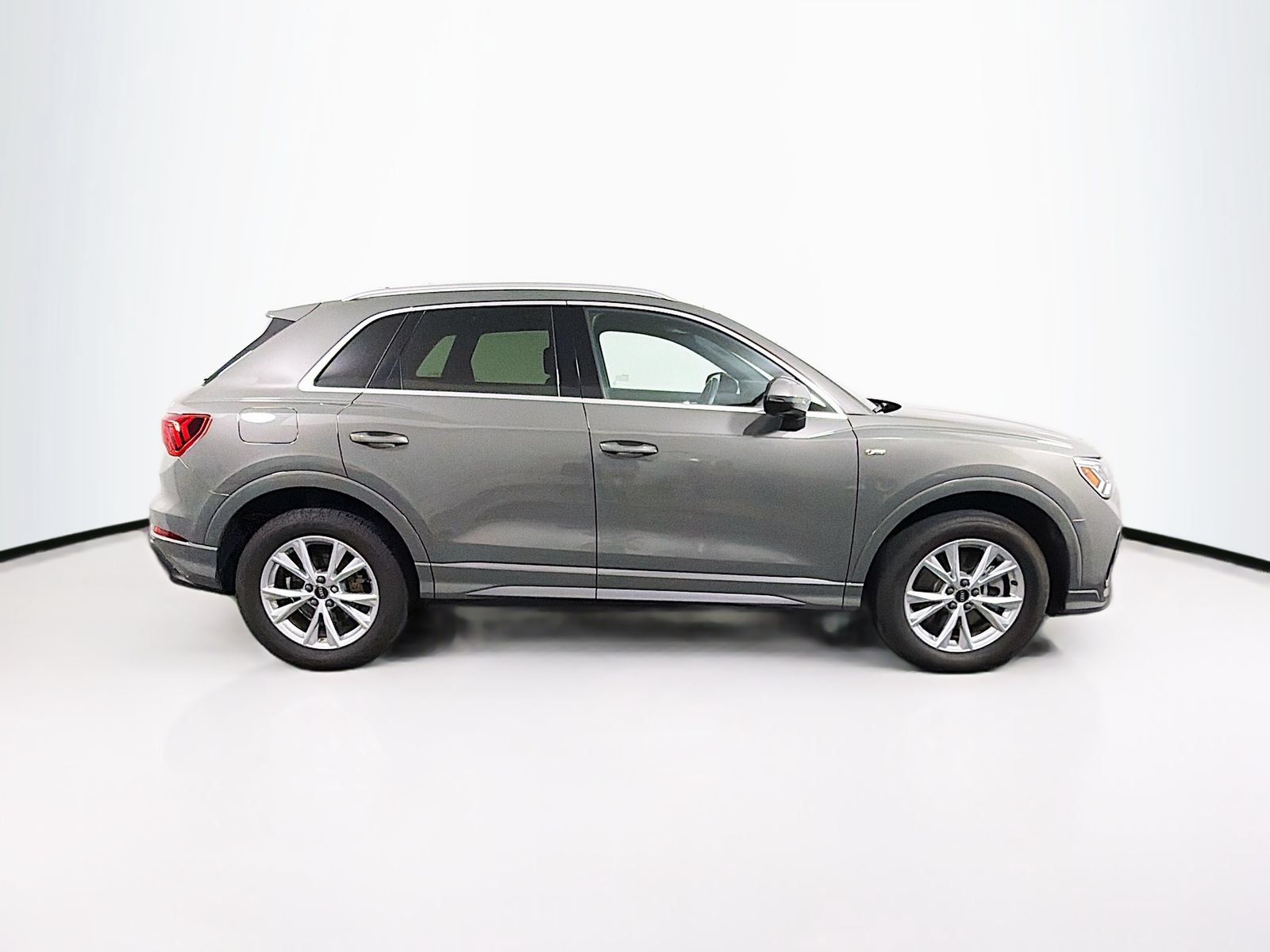 Used 2025 Audi Q3 2.0T Premium AWD/4WD image 8