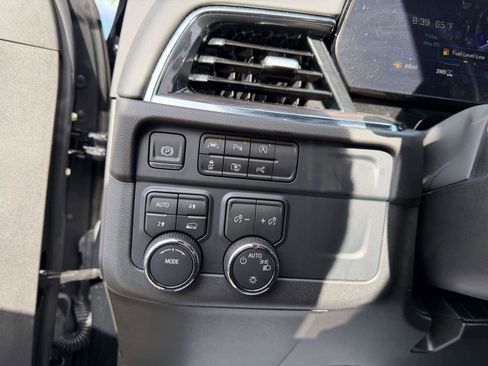 Certified 2025 Chevrolet Suburban LS AWD/4WD image 19