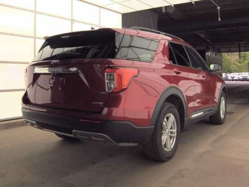 Used 2023 Ford Explorer XLT w/ Equipment Group 202A AWD/4WD image 5