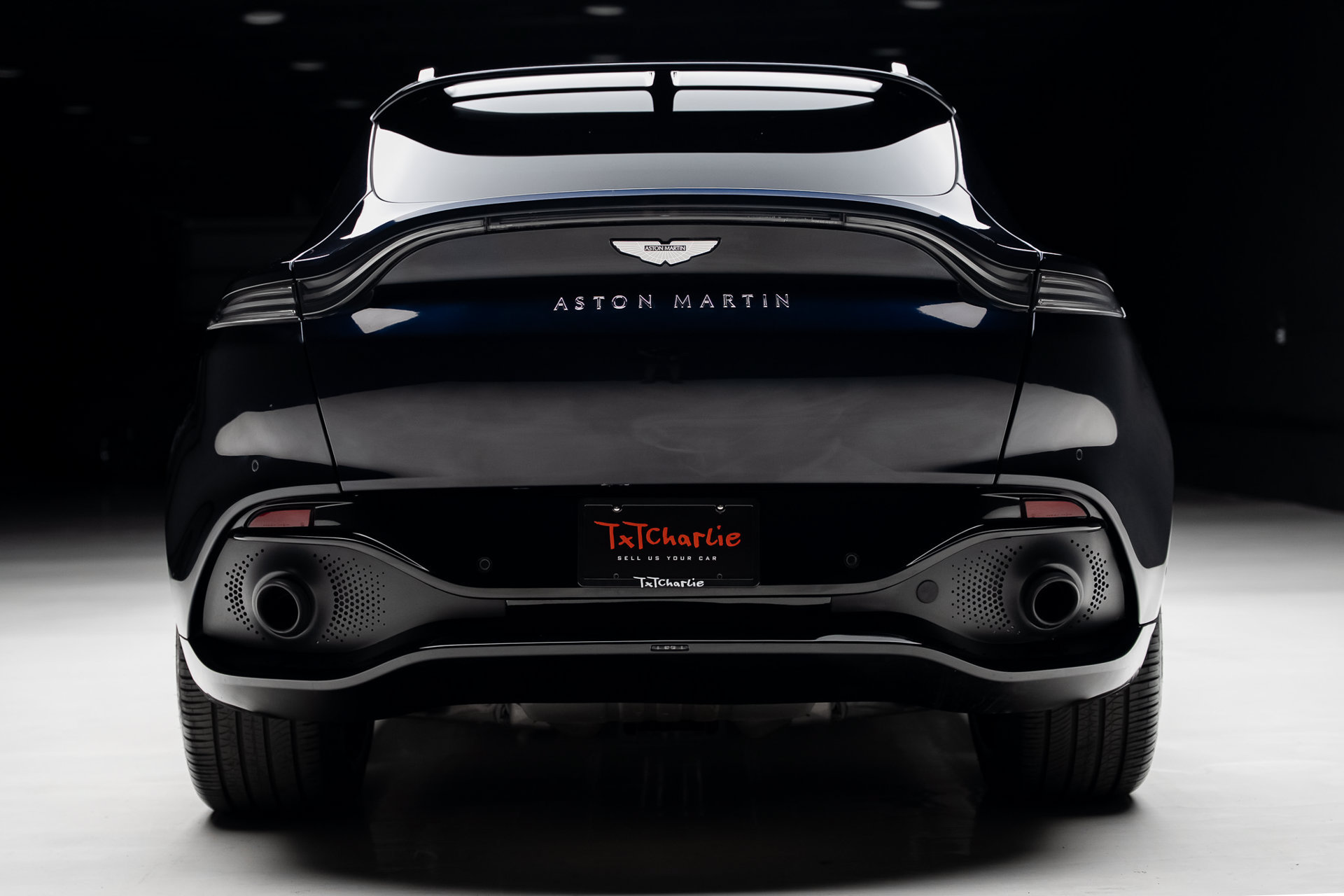 Used 2021 Aston Martin DBX AWD/4WD image 26