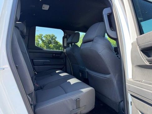 Used 2025 Toyota Tacoma 2WD Double Cab image 12
