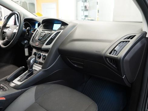 Used 2014 Ford Focus SE w/ SE Winter Package FWD image 35