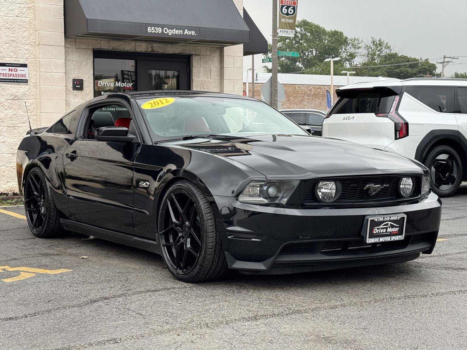 Used 2012 Ford Mustang GT Premium w/ HID Headlamps & Security Pkg RWD image 15
