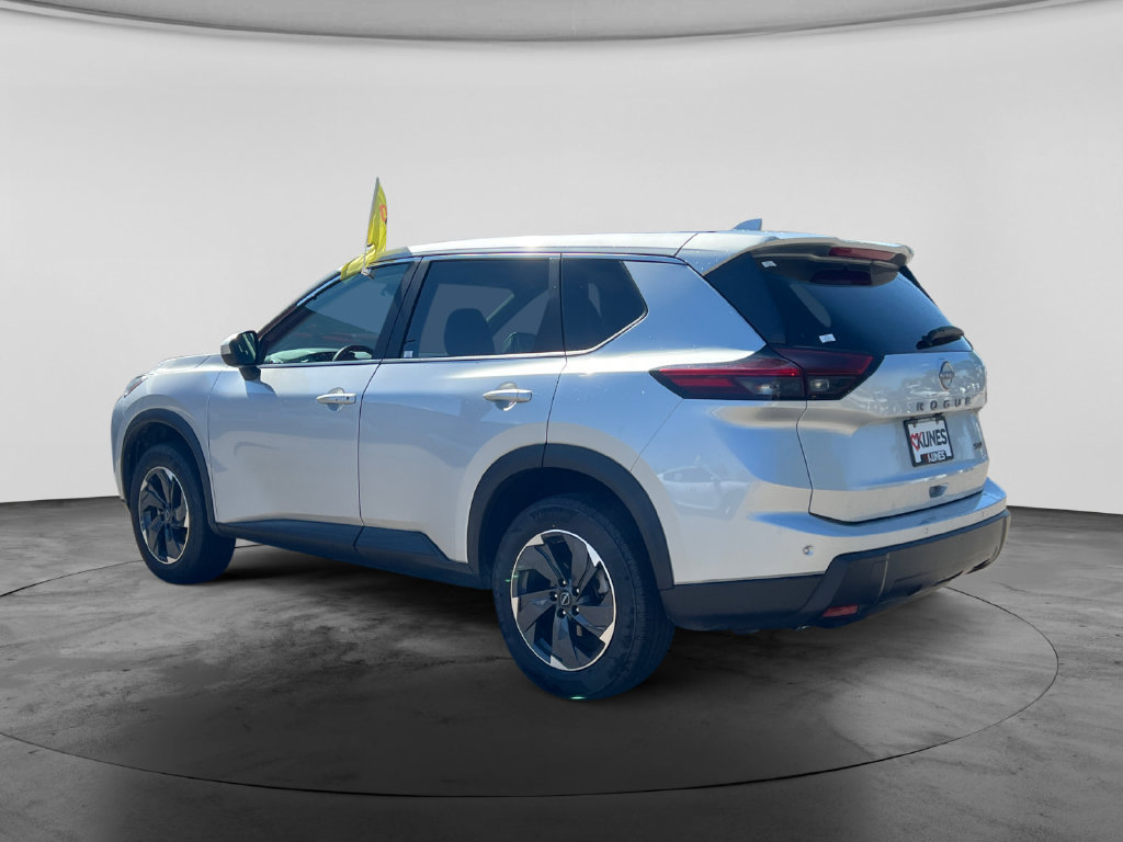 Used 2024 Nissan Rogue SV FWD image 7