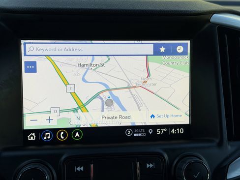 Used 2024 GMC Terrain SLT w/ Infotainment Package II image 3