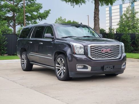 Used 2018 GMC Yukon XL Denali w/ Denali Ultimate Package AWD/4WD image 3