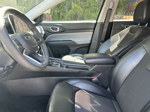Used 2022 Jeep Compass Latitude FWD image 13
