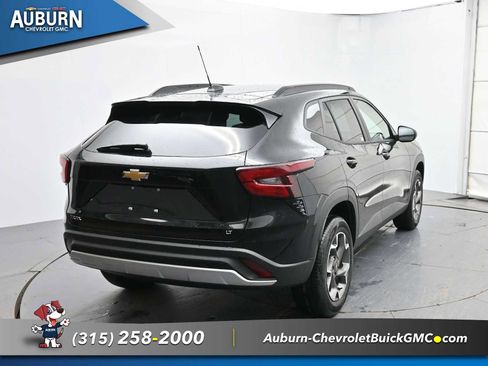 New 2026 Chevrolet Trax LT image 3
