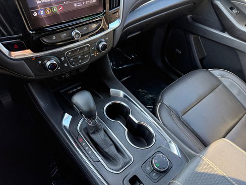 Used 2023 Chevrolet Traverse Premier image 13