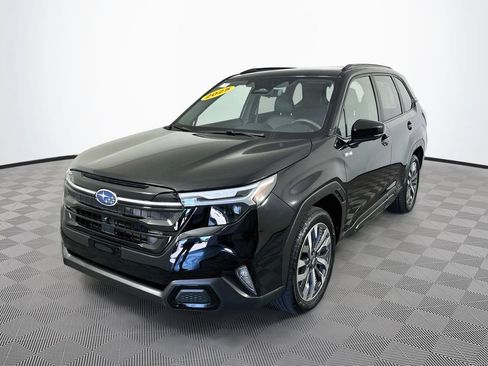 Used 2025 Subaru Forester Touring AWD/4WD image 5