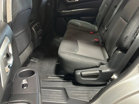 Used 2020 Nissan Pathfinder S AWD/4WD image 11