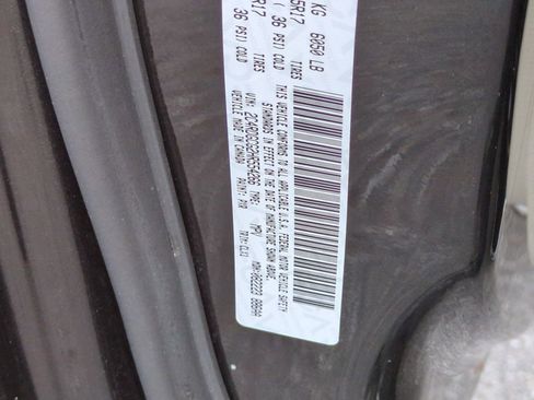 Used 2017 Dodge Grand Caravan SXT image 38