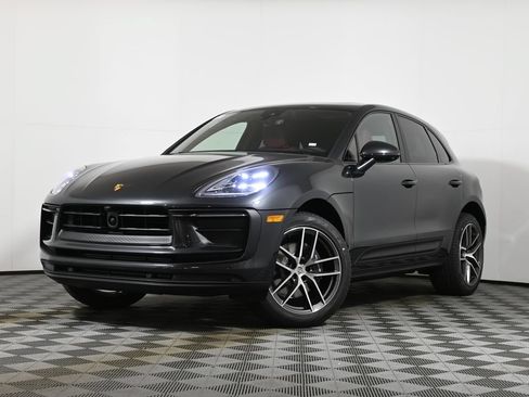 Used 2026 Porsche Macan AWD/4WD image 1