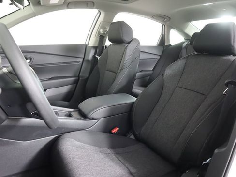 Certified 2025 Honda Accord SE image 28