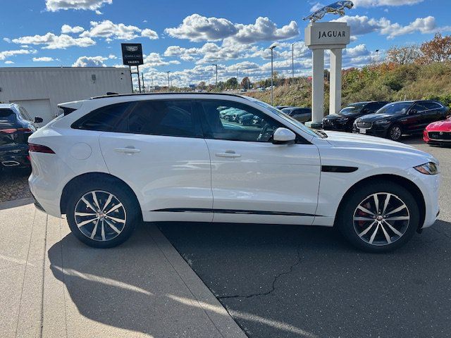 Certified 2023 Jaguar F-PACE R-Dynamic S AWD/4WD image 7