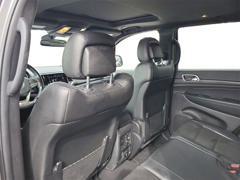 Used 2021 Jeep Grand Cherokee Laredo X image 11