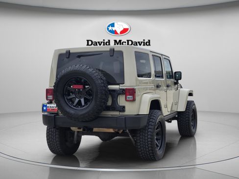 Used 2017 Jeep Wrangler Unlimited Rubicon w/ Connectivity Group AWD/4WD image 6