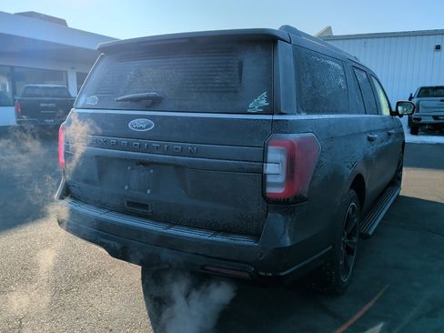 Used 2023 Ford Expedition Max Limited image 6