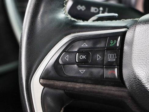 Used 2023 Jeep Grand Cherokee Limited AWD/4WD image 13