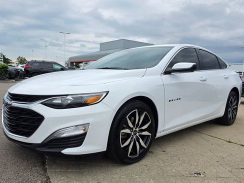 Used 2024 Chevrolet Malibu RS FWD image 3