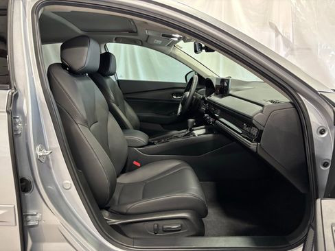 Used 2025 Honda Accord EX-L image 15