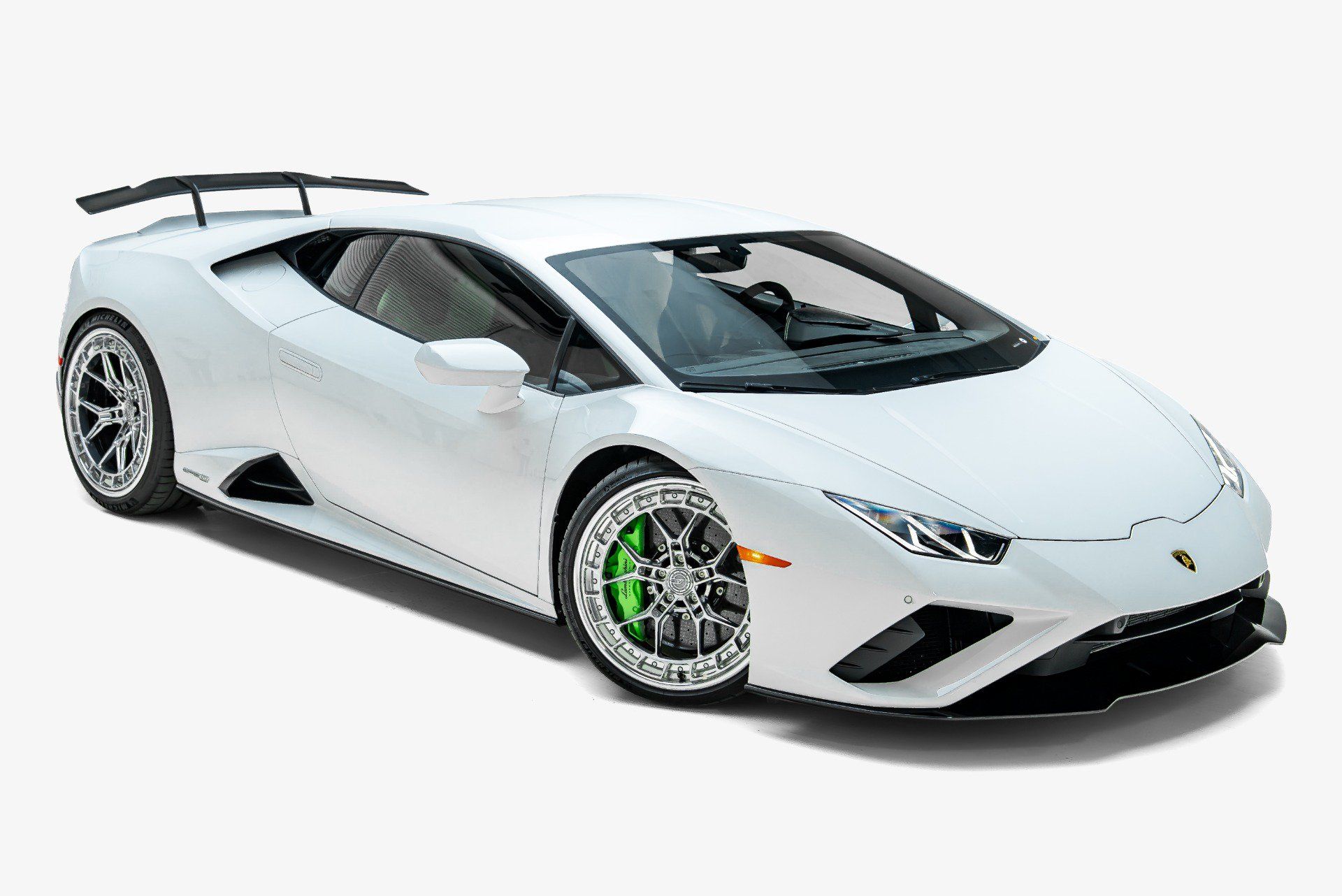 Used 2021 Lamborghini Huracan EVO RWD image 19