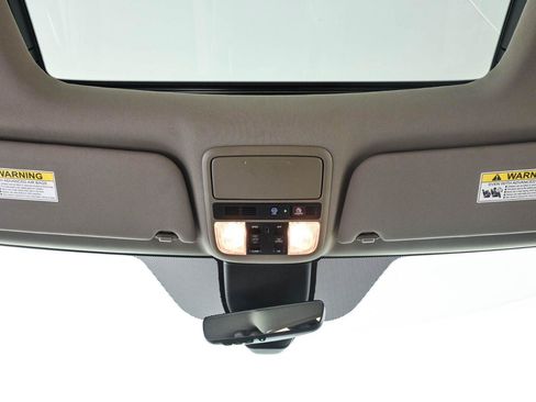 Used 2022 Honda Odyssey Elite image 18
