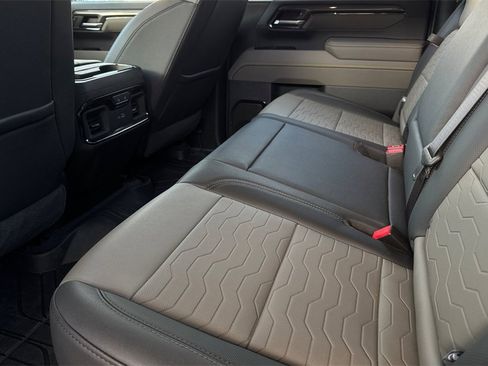 Certified 2025 Chevrolet Silverado 2500 ZR2 w/ Technology Package image 13