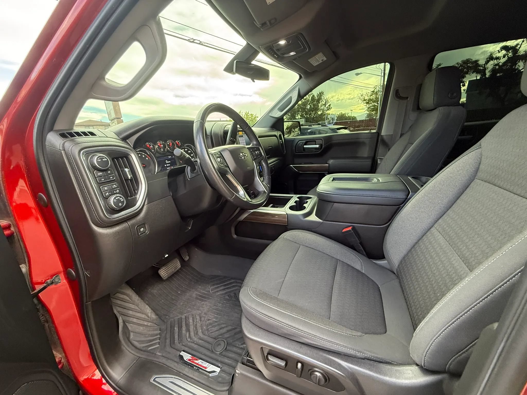 Used 2021 Chevrolet Silverado 1500 LT Trail Boss AWD/4WD image 10