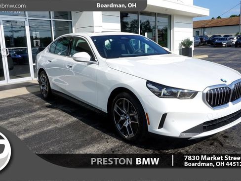 Used 2027 BMW 530i xDrive w/ Premium Package AWD/4WD image 1
