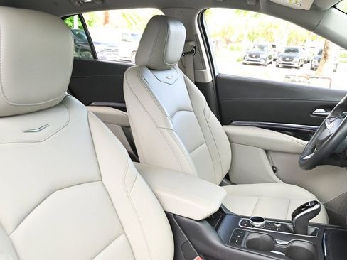 Used 2021 Cadillac XT4 Luxury image 16