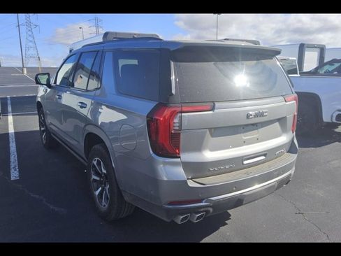 Used 2025 GMC Yukon AT4 AWD/4WD image 8