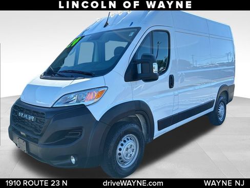 Used 2024 RAM ProMaster 2500 w/ Convenience Group FWD image 1