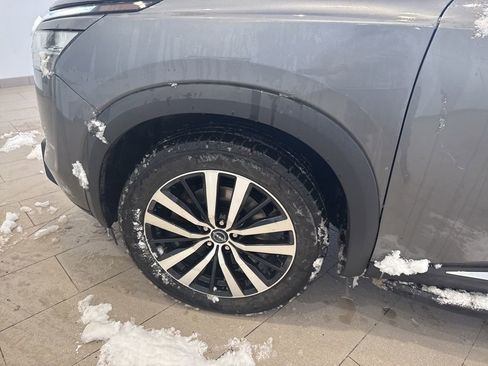 Used 2023 Nissan Pathfinder Platinum w/ Lighting Package (N93) image 10