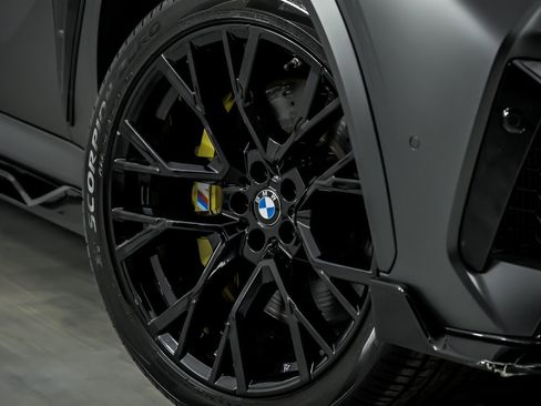 Used 2022 BMW X5 M w/ Competition Package 2 image 4