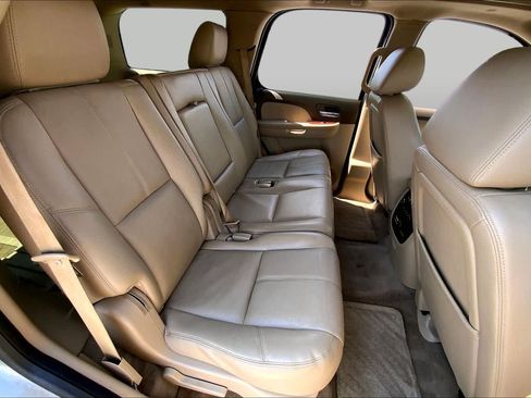 Used 2013 Chevrolet Tahoe LT RWD image 19