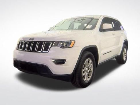 Used 2019 Jeep Grand Cherokee Laredo RWD image 3