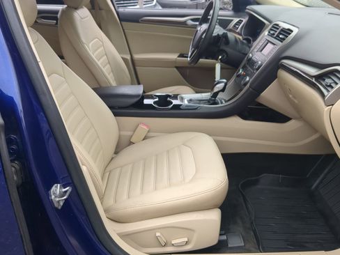 Used 2015 Ford Fusion SE w/ Equipment Group 202A image 25