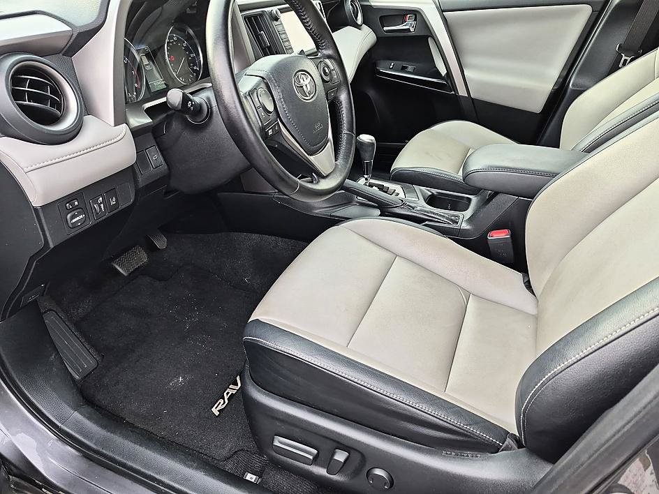 Used 2016 Toyota RAV4 Limited FWD image 14