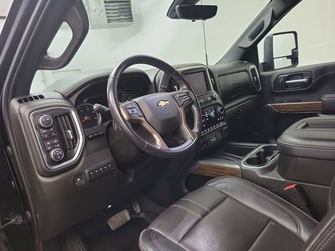 Used 2022 Chevrolet Silverado 2500 High Country image 4