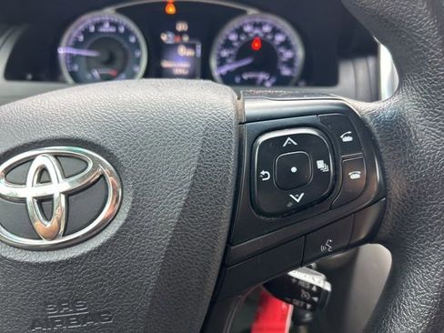 Used 2017 Toyota Camry LE FWD image 15
